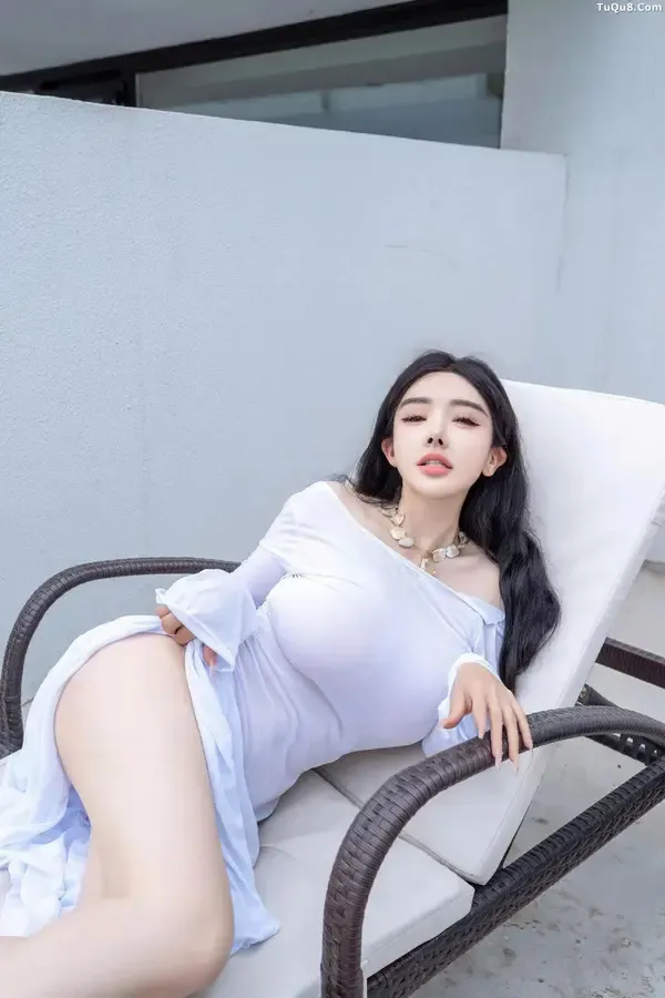 [XiuRen秀人网].B007 秀人番外 潘娇娇 庭院中的春色 主题写真 [90P]